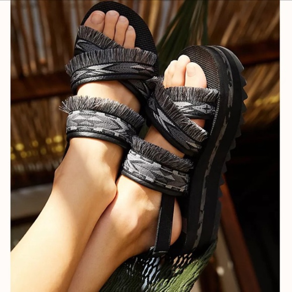 Teva X Free People Ceres Sandal 10 Embroidered-Fringe Platform Boho Fall Fun NWT